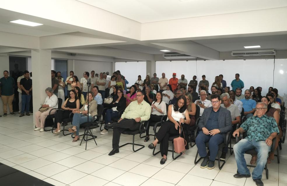 Prefeitura empossa novos membros de quatro conselhos