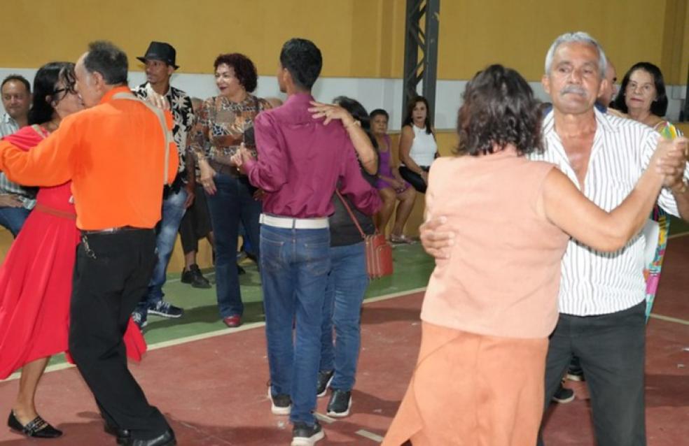 Baile da Melhor Idade retorna com novidades e momentos inesquecíveis